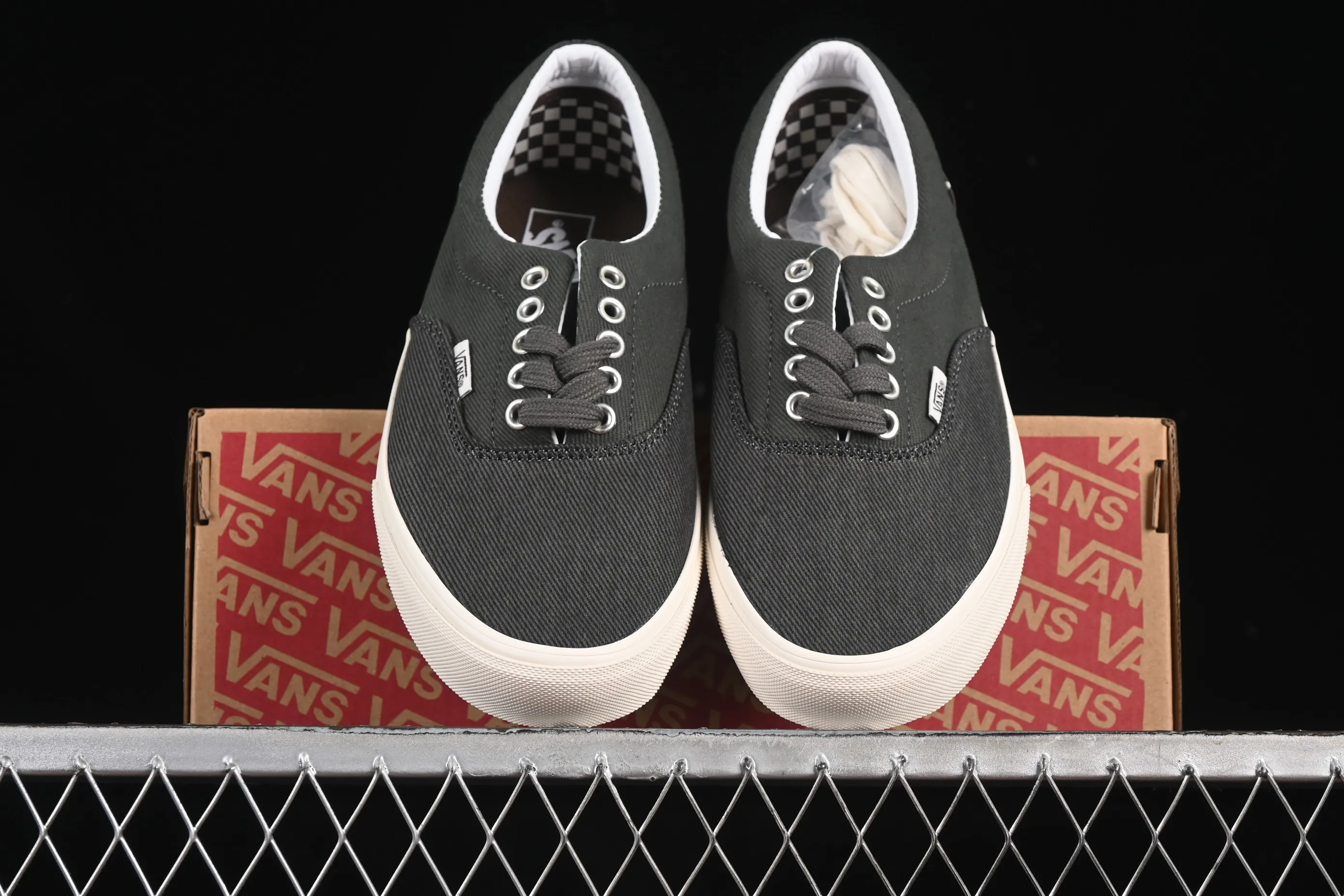 All categories Vans Vans series Vans Low Vans low-top Vainl Archive x Vans Era joint model Vans low-top casual sneakers VN000CQ6RUX